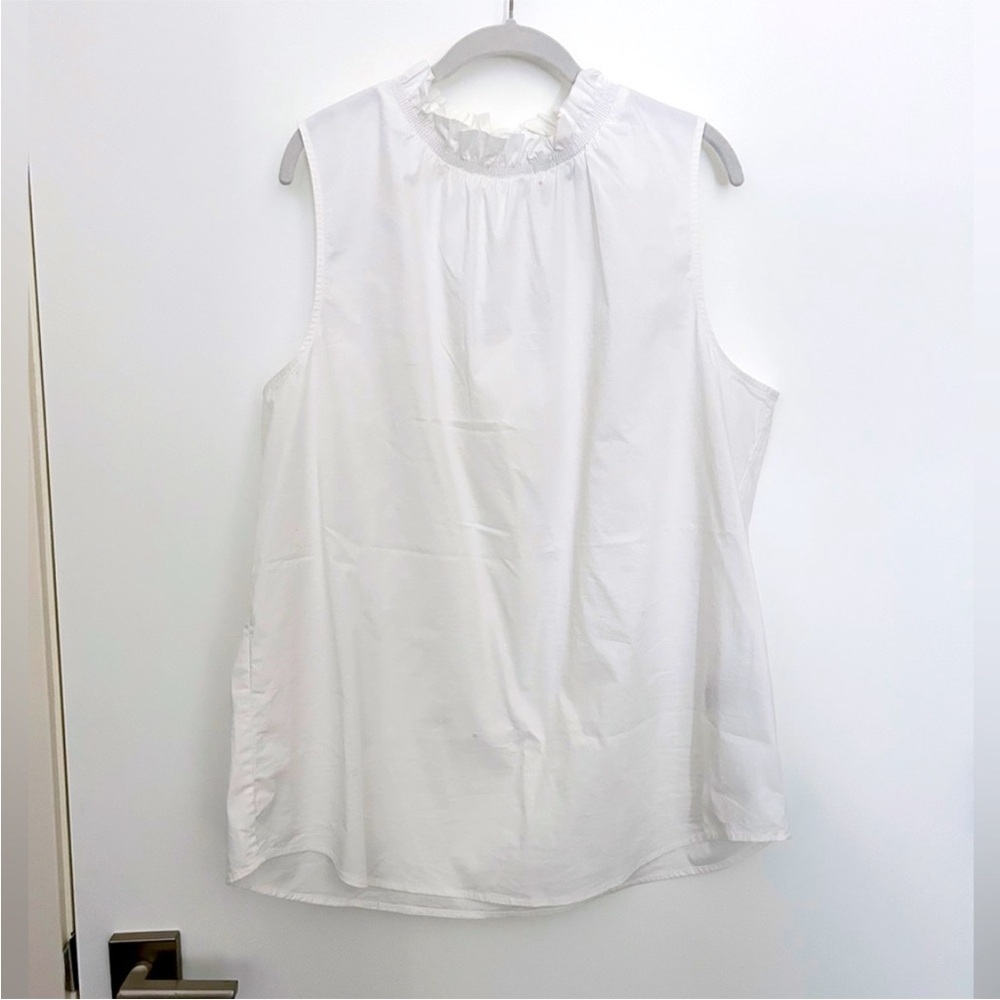 NWOT Banana Republic White Sleeveless Blouse